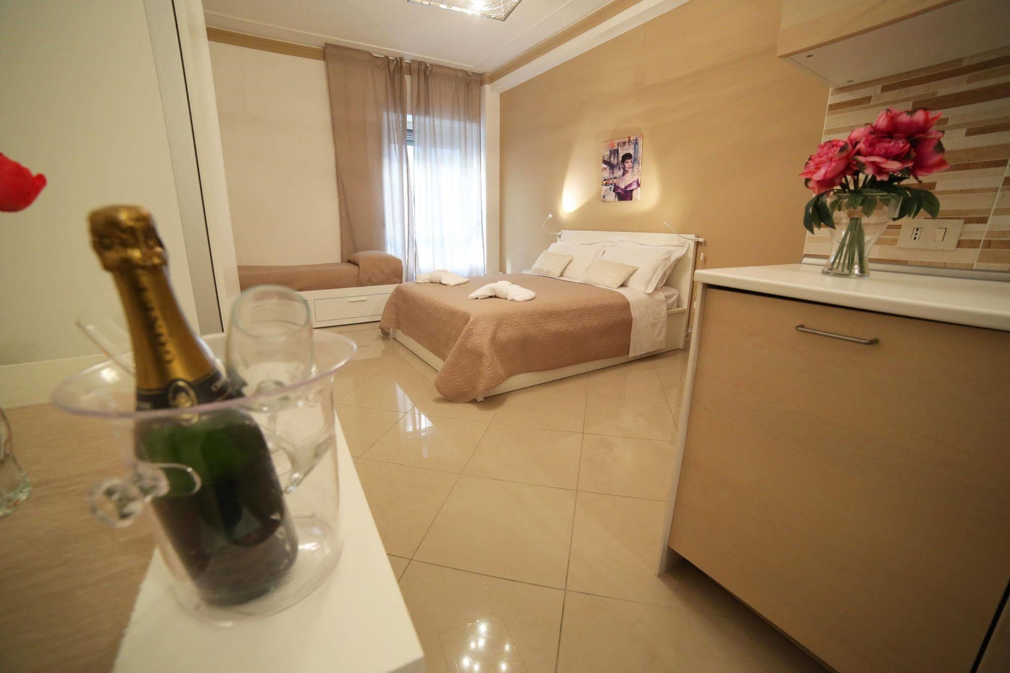 B&B Teocrito คาตาเนีย ภายนอก รูปภาพ
