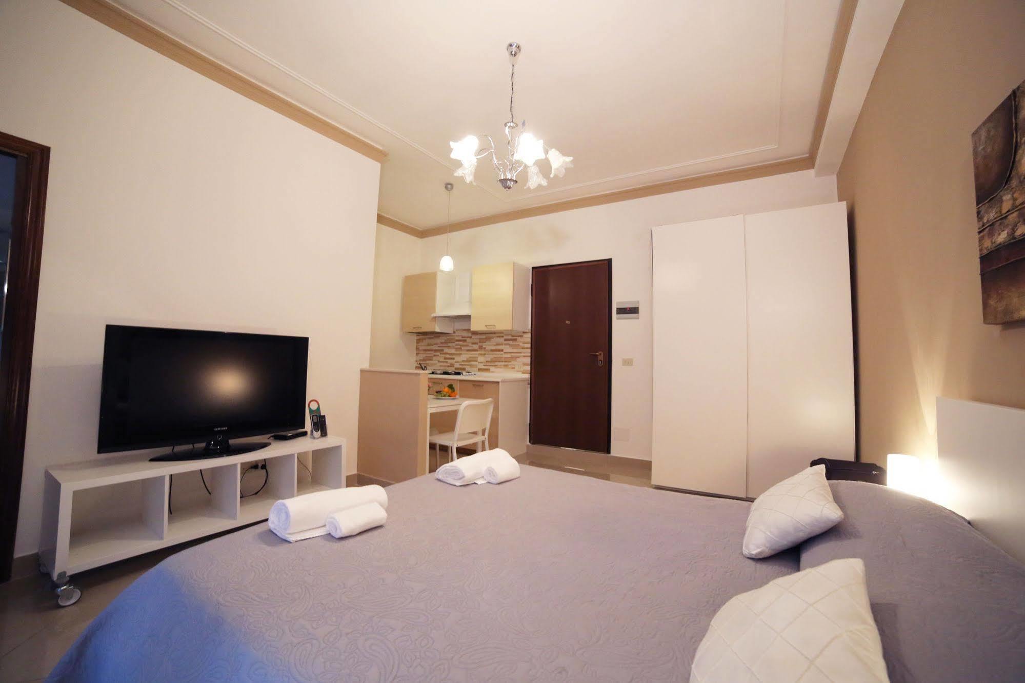 B&B Teocrito คาตาเนีย ภายนอก รูปภาพ