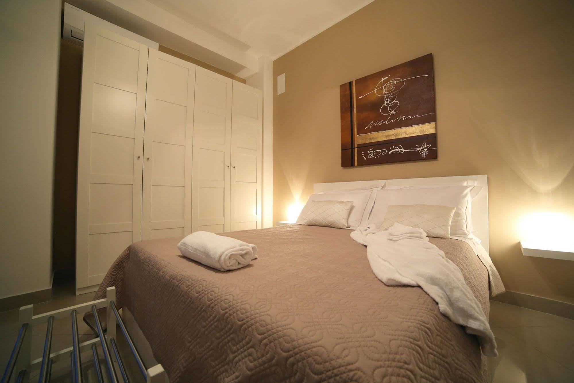 B&B Teocrito คาตาเนีย ภายนอก รูปภาพ